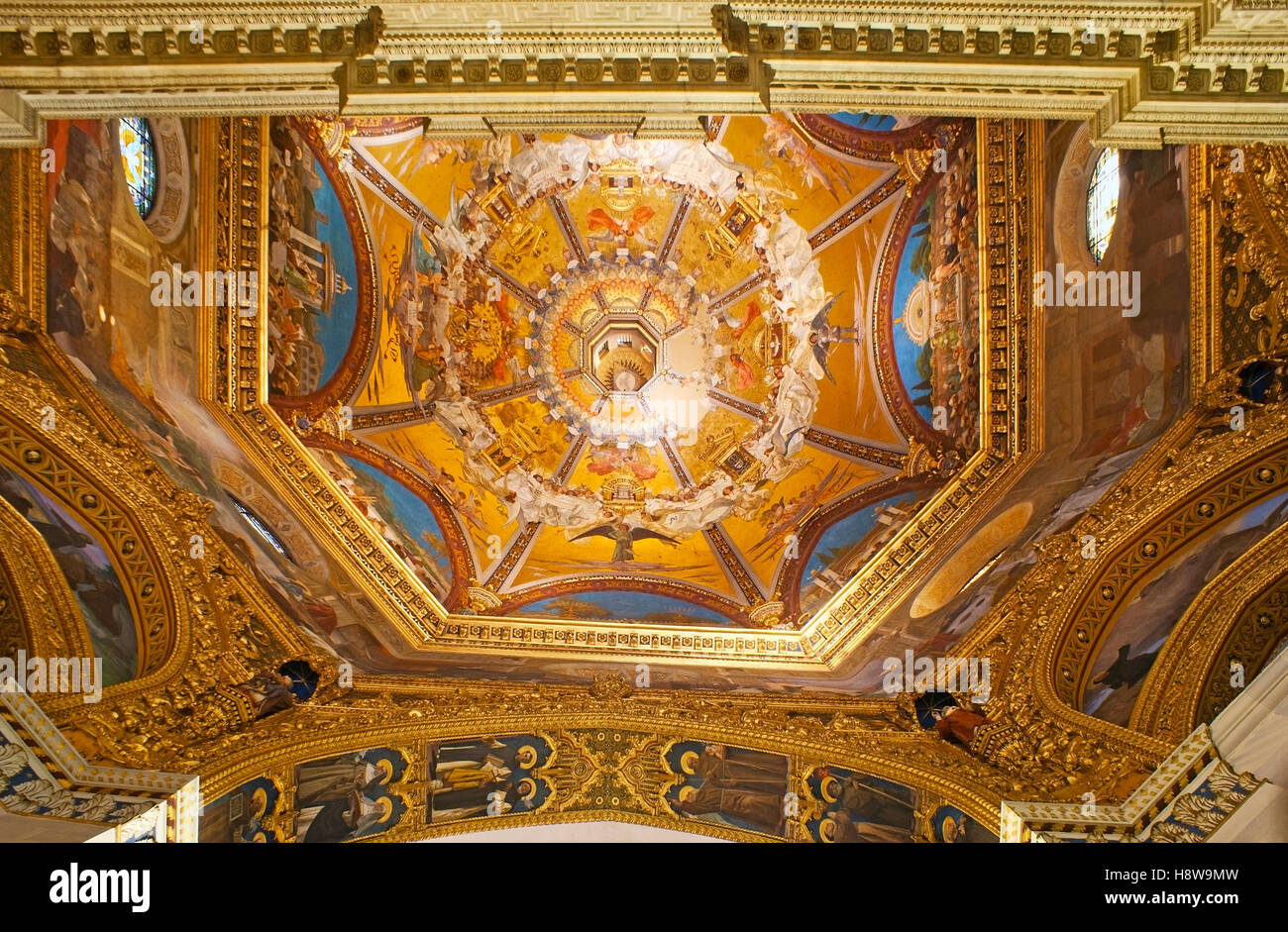 Il dipinto di cupola della Basilica della Santa Casa, il celebre Santuario della Santa Casa della Vergine Maria Foto Stock