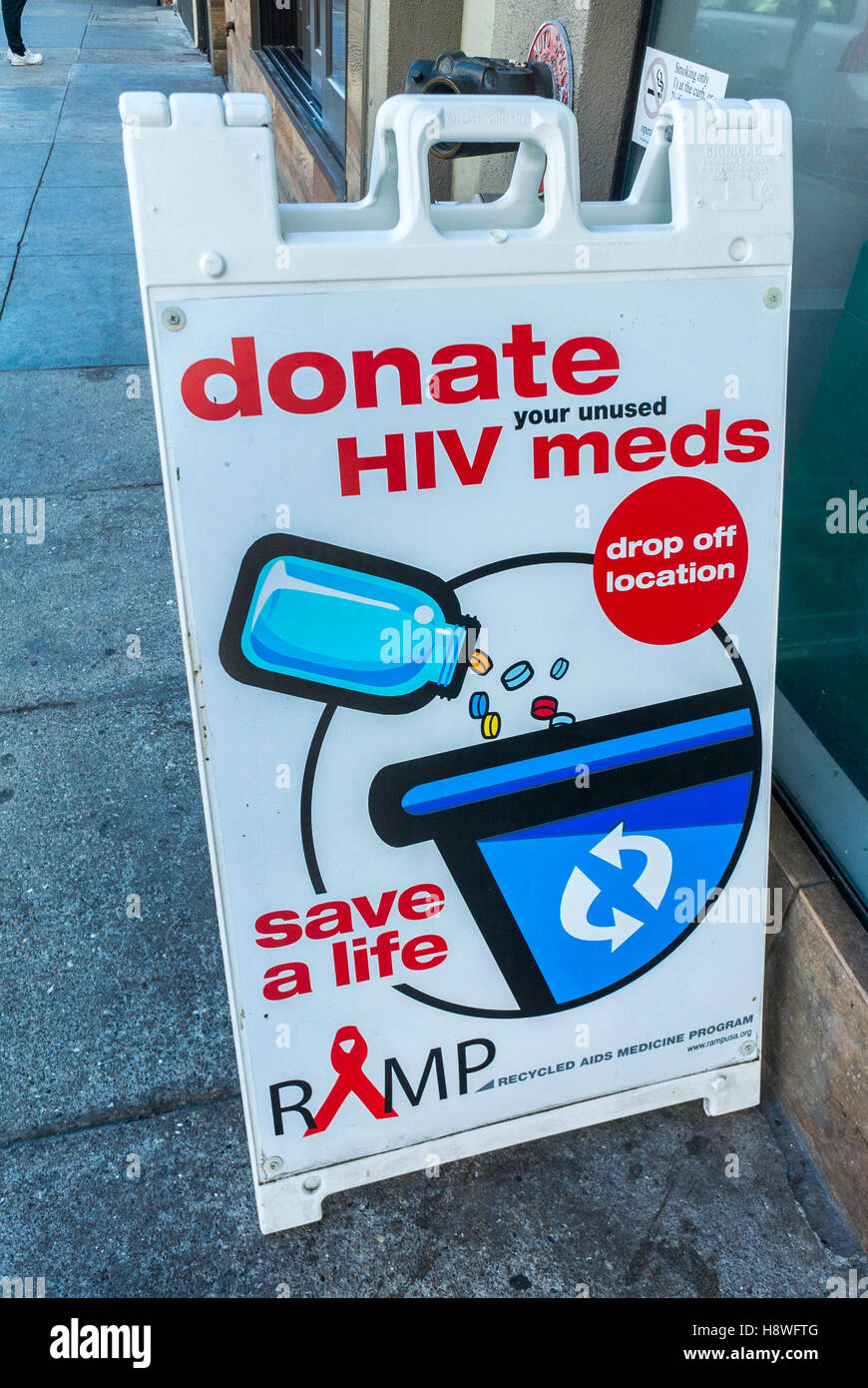 San Francisco, CA, Stati Uniti, HIV Health Care Posters, Recycle farmaci segno Foto Stock