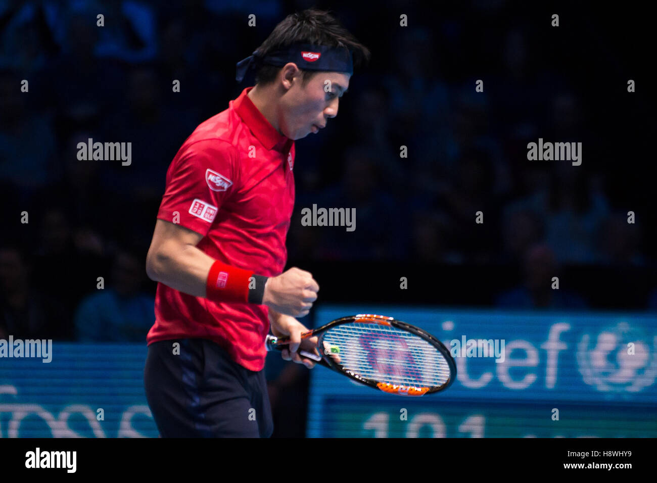 Londra, Regno Unito. Xvi Nov, 2016. Kei Nishikori (JPN) giocare la seconda partita del gruppo John McEnroe in ATP finali nel Regno Unito. Credito: Alberto Pezzali/Pacific Press/Alamy Live News Foto Stock