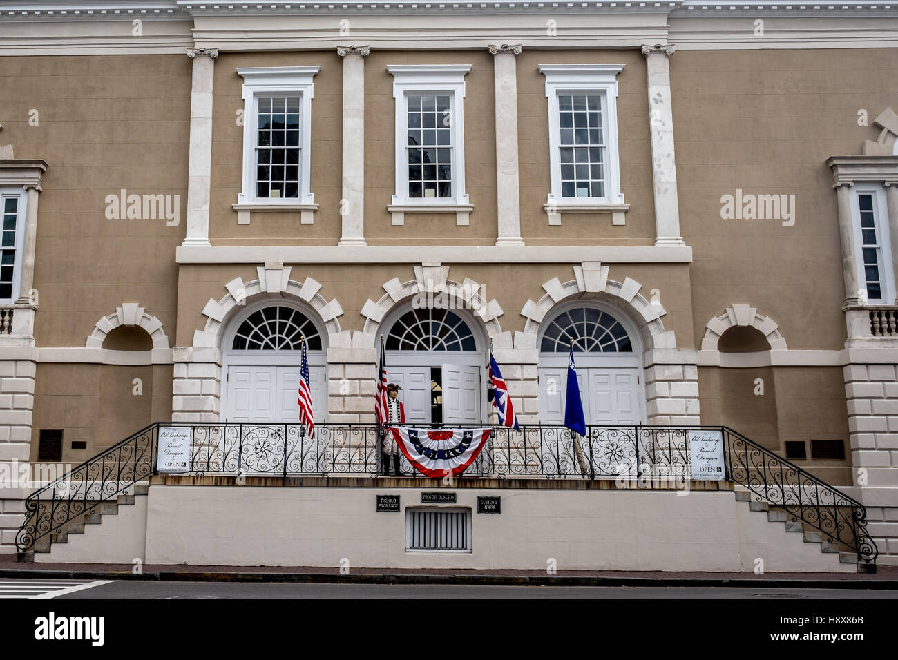 Broad Street Charleston South Carolina edificio facciata meridionale architettura vecchio sud Foto Stock