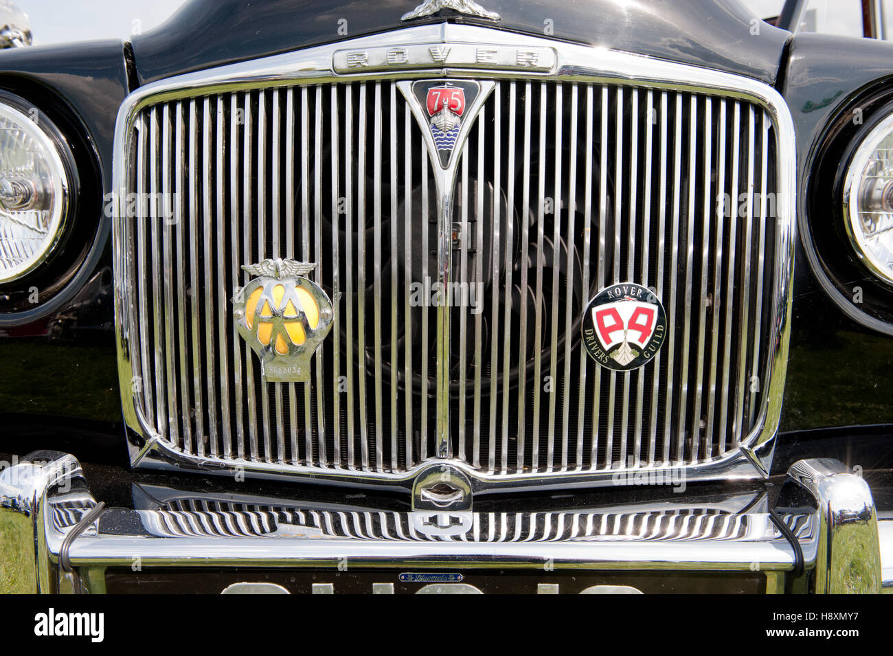 Il radiatore di un classico P4 Rover 75 Automobile Foto Stock