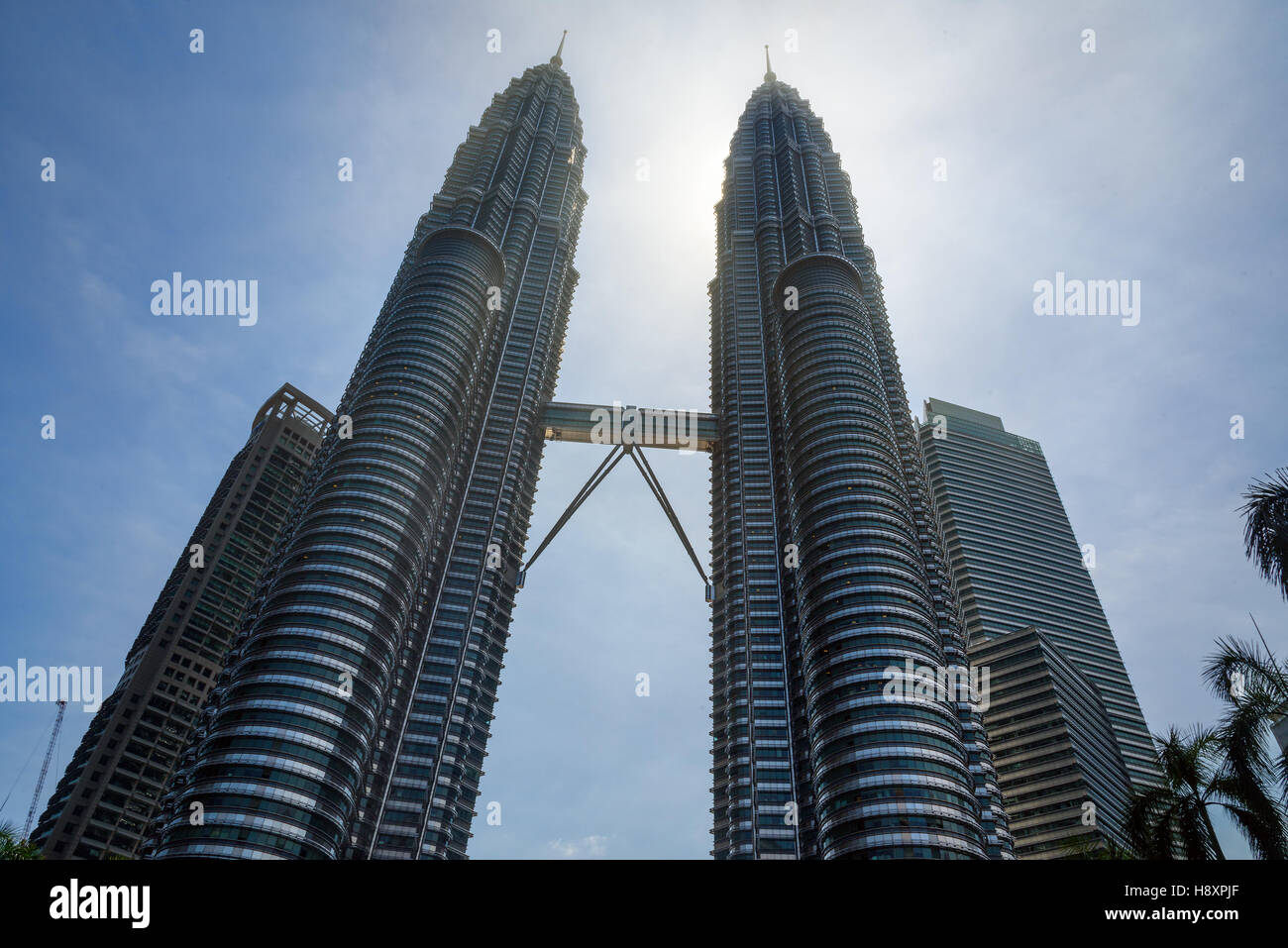 Vista delle Torri Gemelle Petronas. Il grattacielo altezza è di 451.9 m, 88 piani, Kuala Lumpur, Malesia Foto Stock