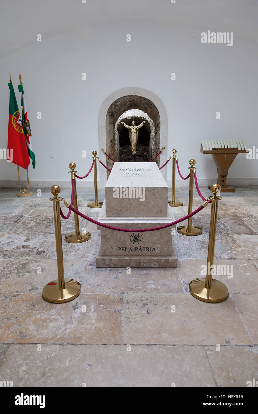 Unknown Soldier tomba. Cappella Memoriale del Monumento aos Combatentes do Ultramar - Ultramar combattenti monumento. Belem, Lisbona Foto Stock