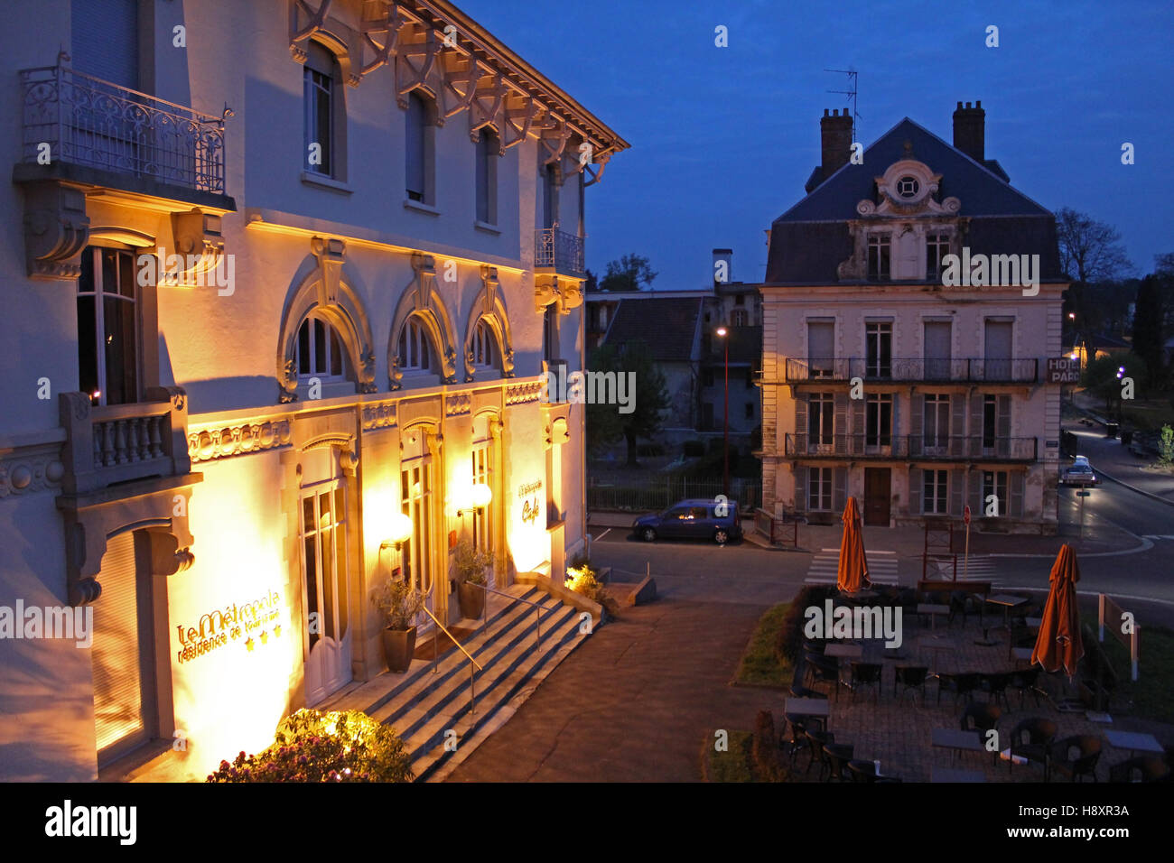 LUXEUIL-LES-BAINS, Francia - 13 April, 2014: la storia della città come un centro termale di lusso resort è chiaramente visibile. Foto Stock