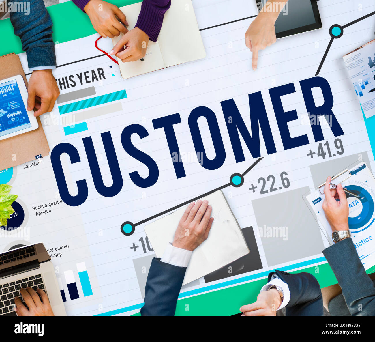 La soddisfazione del cliente l'efficienza del servizio il concetto di fidelizzazione Foto Stock