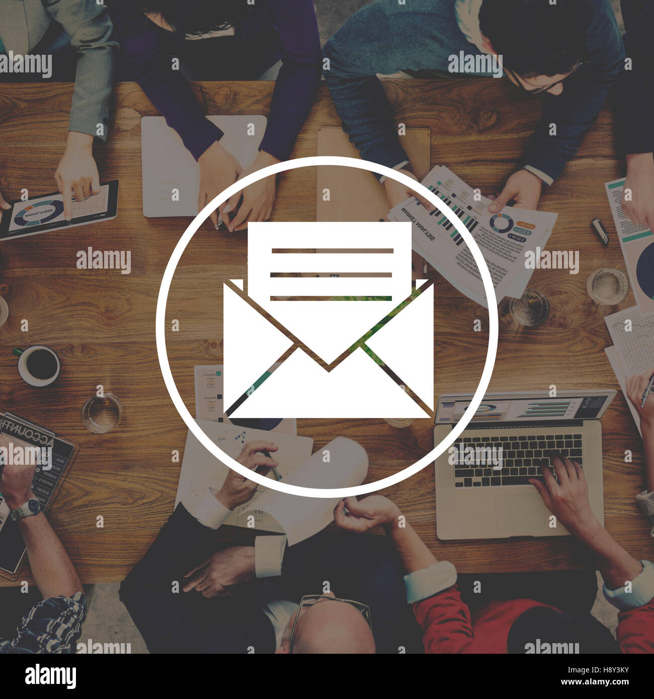 Messaggio di posta elettronica icona lettera di comunicazione Concept Foto Stock