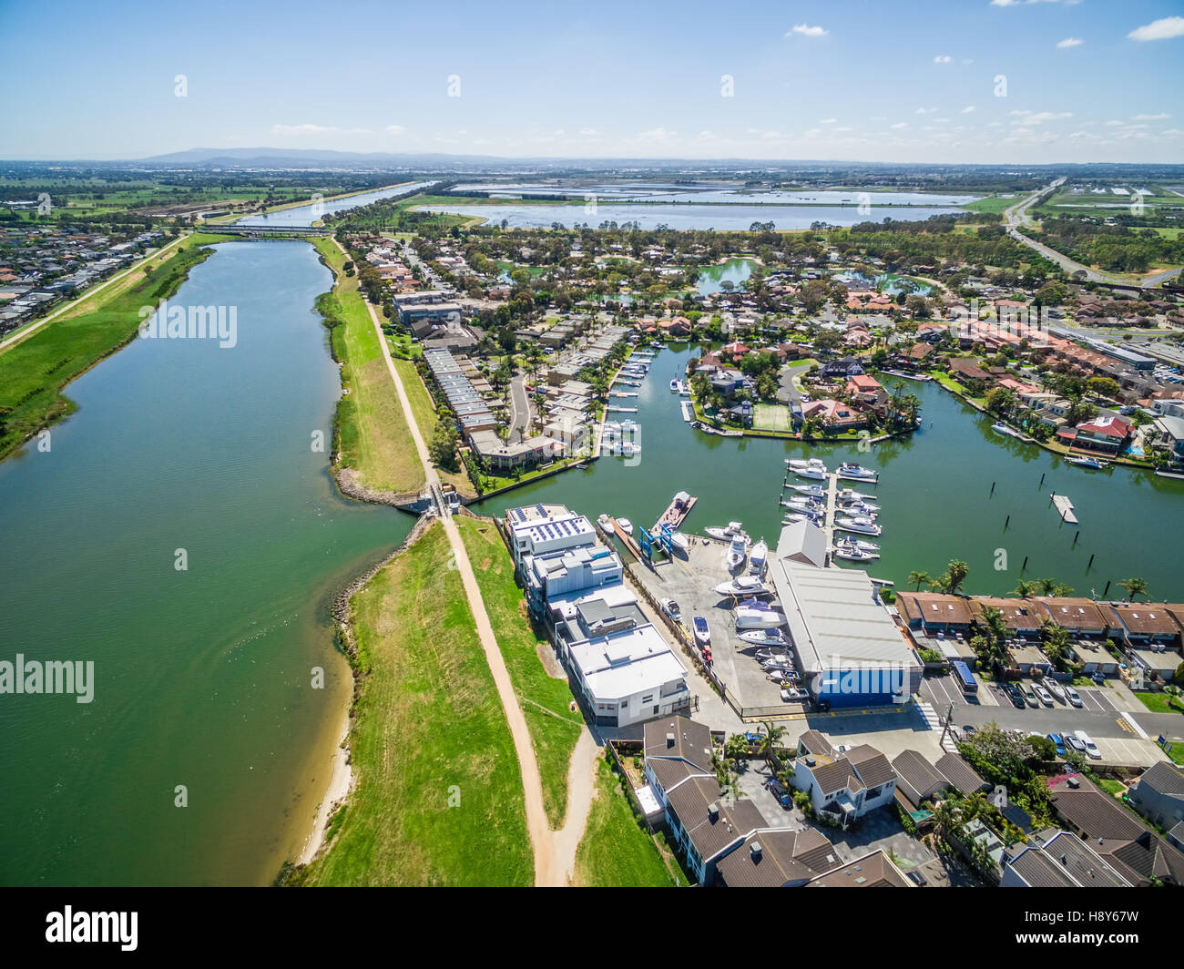 Vista aerea del fiume Patterson e Patterson laghi sobborgo, Melbourne, Australia Foto Stock