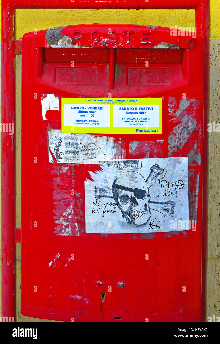 Messina piccolo post letter box Foto Stock