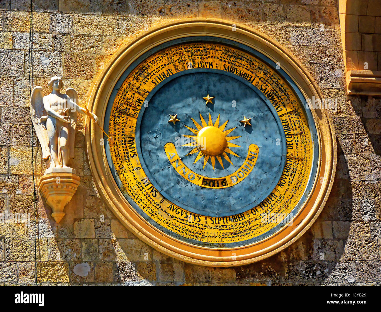 La cattedrale di Messina astrologia orologio e angelo alato Foto Stock