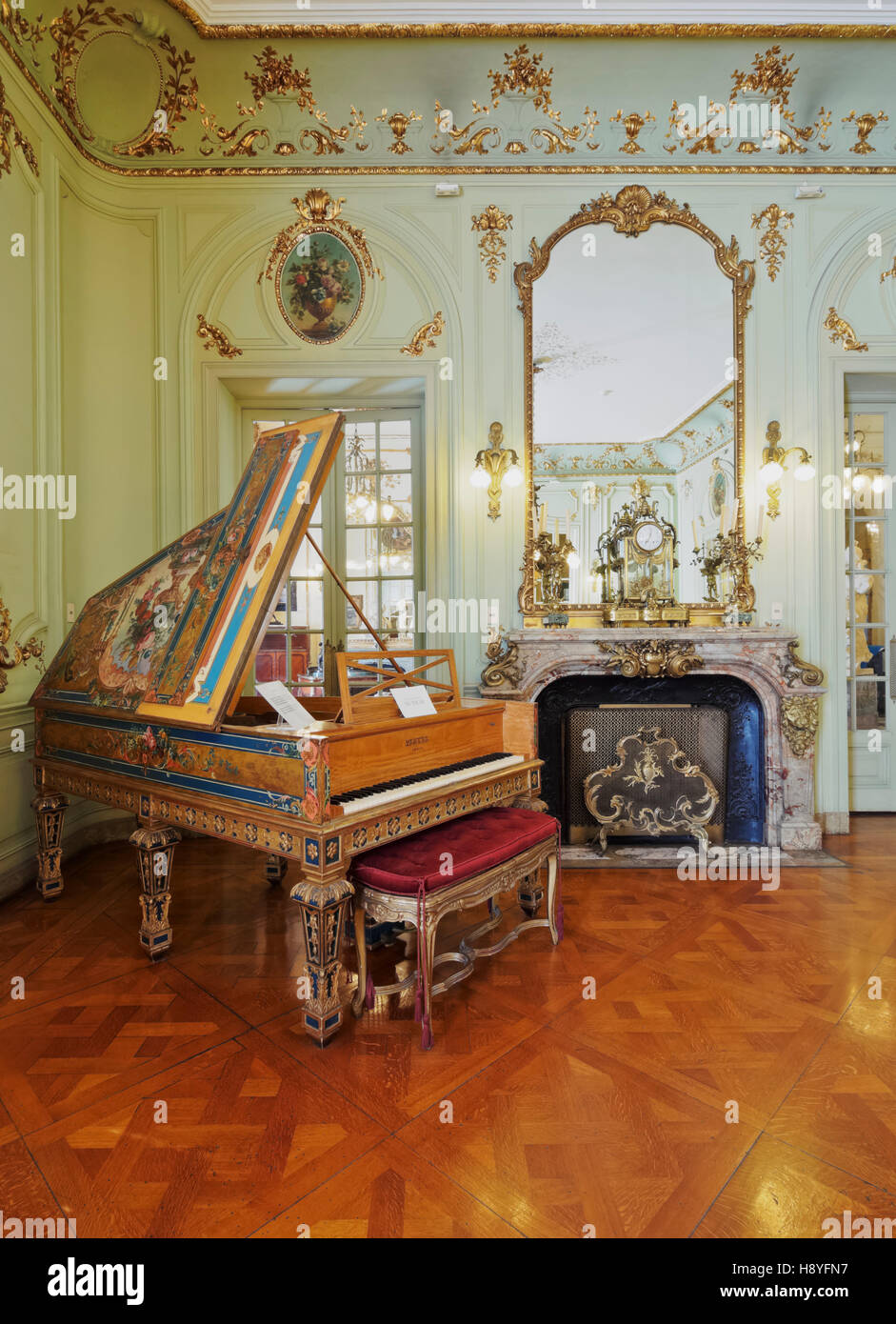 Uruguay, Montevideo, Old Town, Vista interna del Museo di Arti Decorative alloggiato nel Palazzo Taranco. Foto Stock