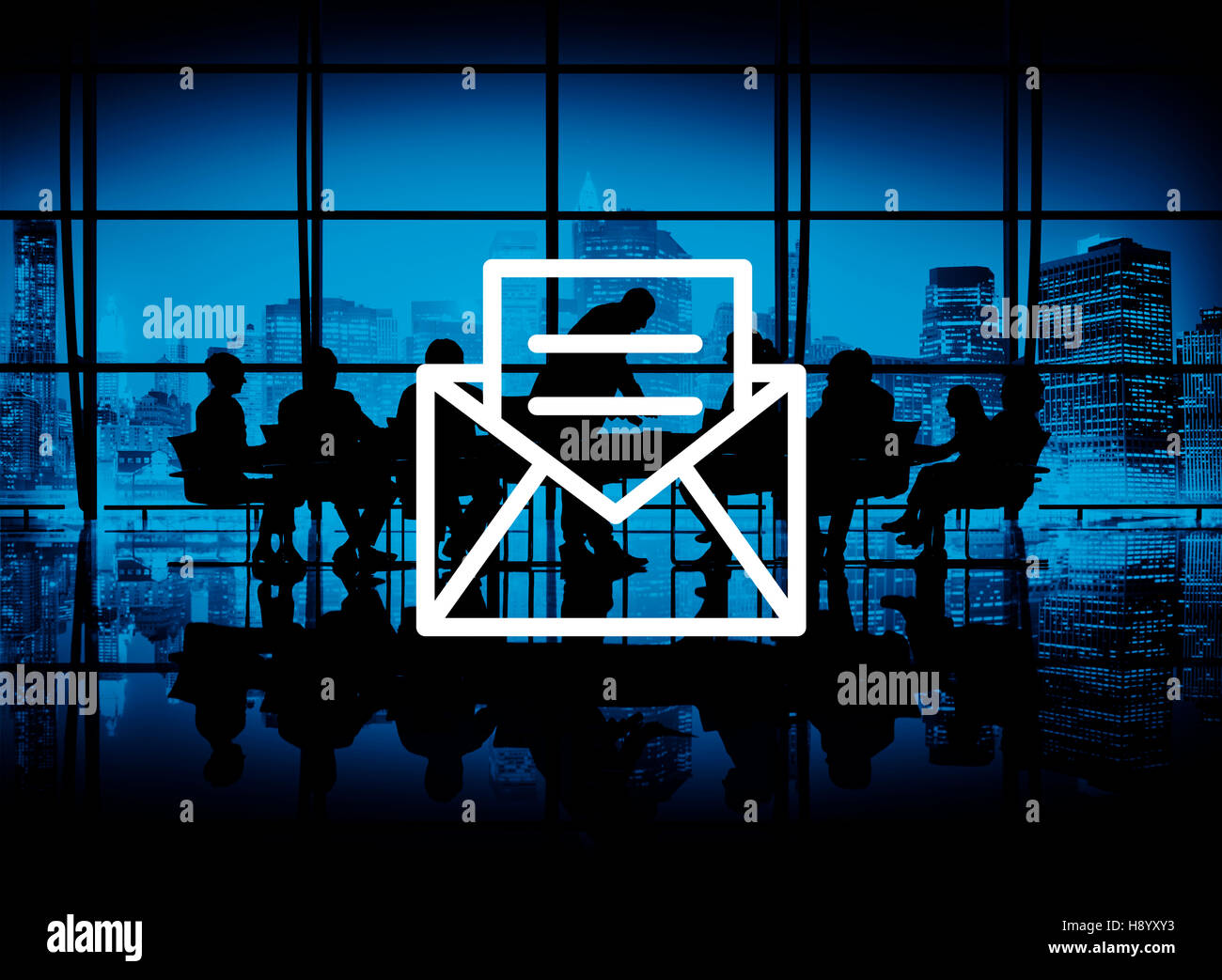 Messaggio di posta elettronica icona lettera di comunicazione Concept Foto Stock