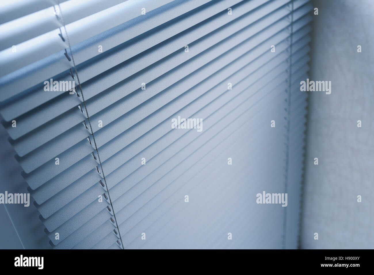 Le persiane della finestra in ufficio Foto Stock