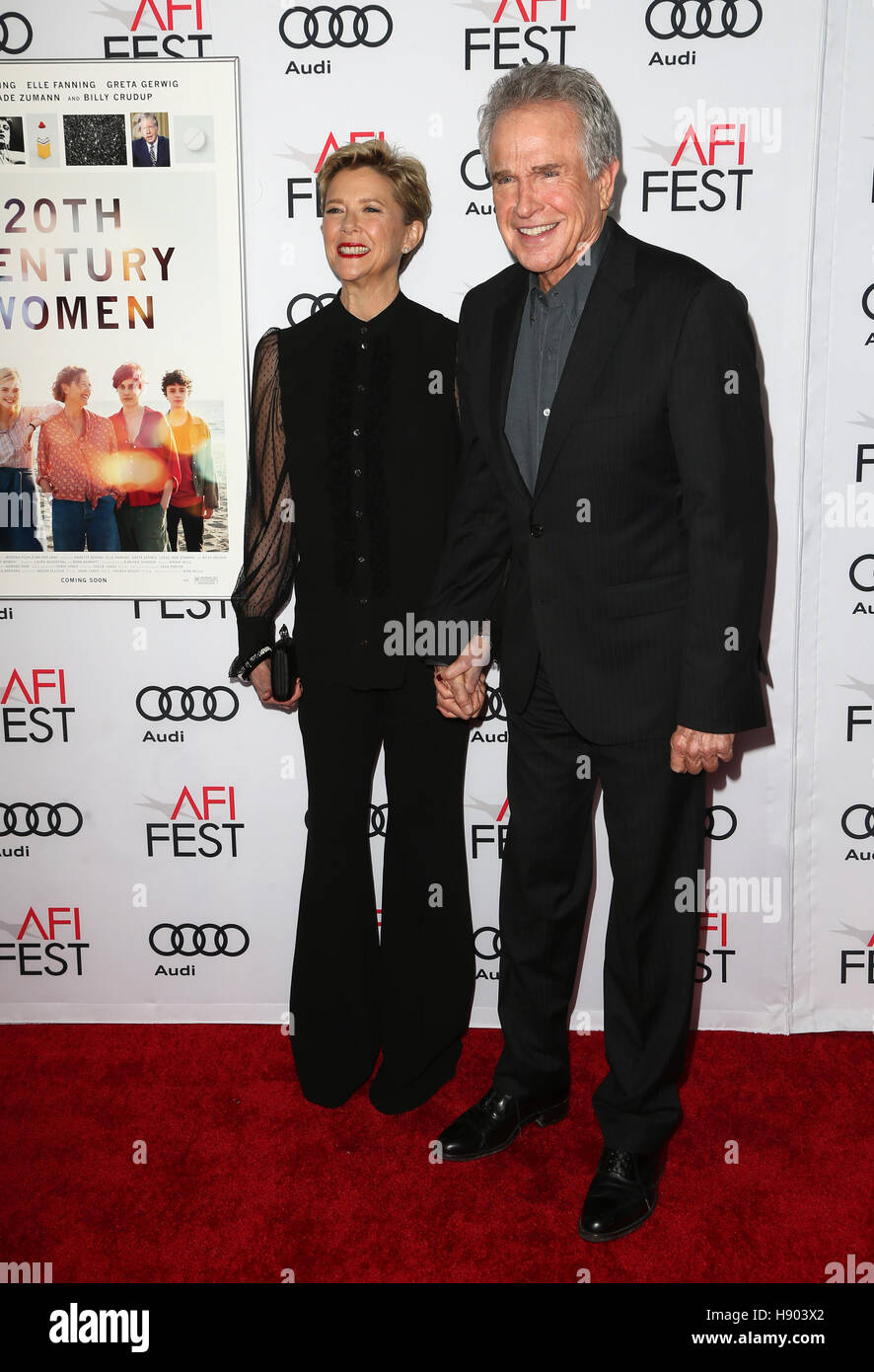 Hollywood, Stati Uniti d'America. Xvi Nov, 2016. Annette Bening, Warren Beatty, a AFI FEST 2016 presentato da Audi - Un omaggio a Annette Bening e Gala per lo screening di un24's "xx secolo le donne" presso la leva TCL Chinese Theatre, la California il 16 novembre 2016. © Faye Sadou/medi Foto Stock