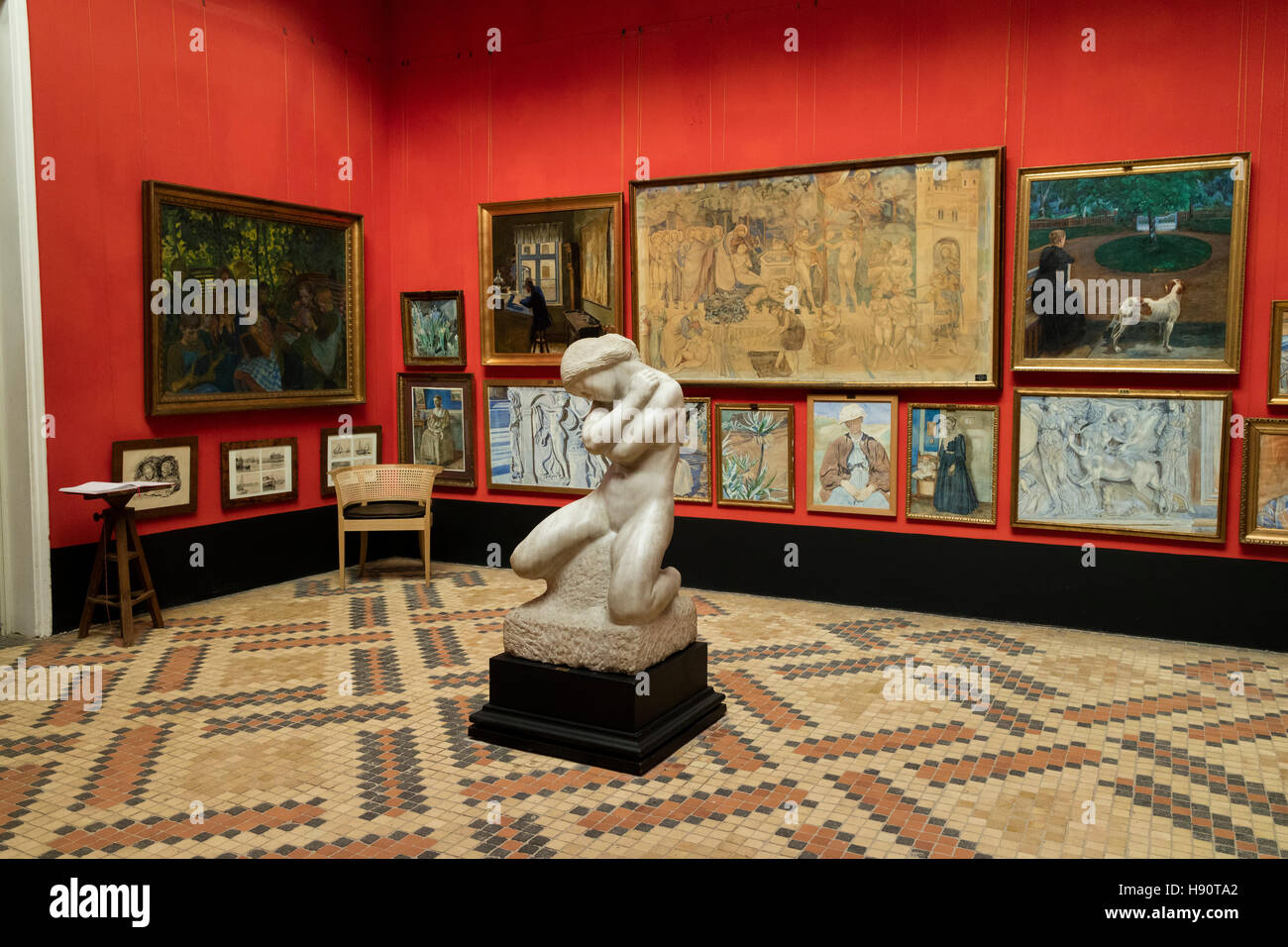 La scultura in marmo la ragazza di Kai Nielsen nel museo di Faaborg, Danimarca Foto Stock