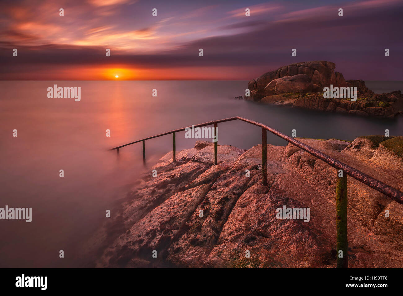Bella e lunga esposizione sunrise a 40 piedi, Sandycove, County Dublin, Irlanda Foto Stock
