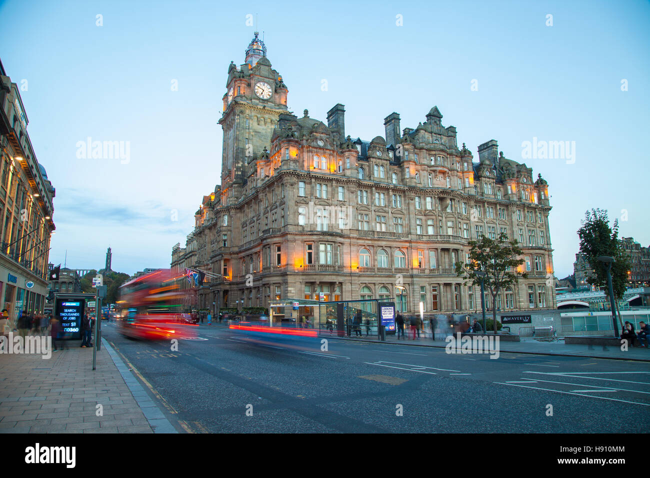 The Balmoral Hotel su Princes Street di Edimburgo, Scozia. Foto Stock