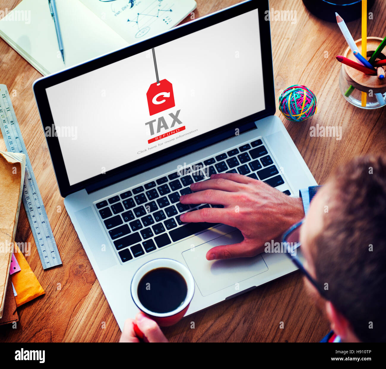 Rimborso delle tasse sul reddito delle entrate a pagamento dichiarazione concetto a pagamento Foto Stock