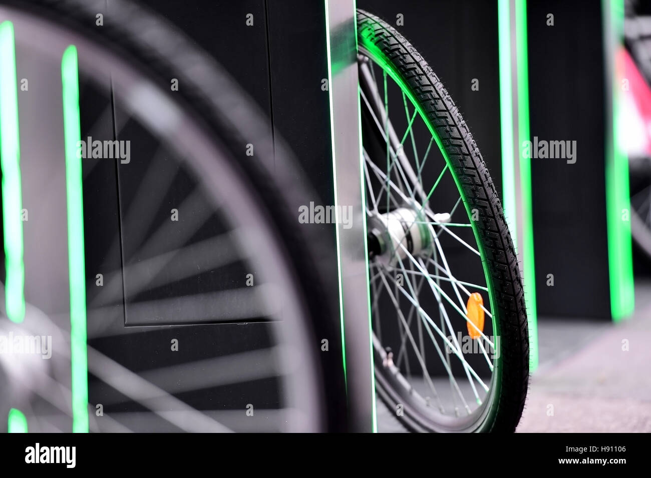 Bicicletta urbana del sistema di condivisione dei dettagli delle ruote Foto Stock