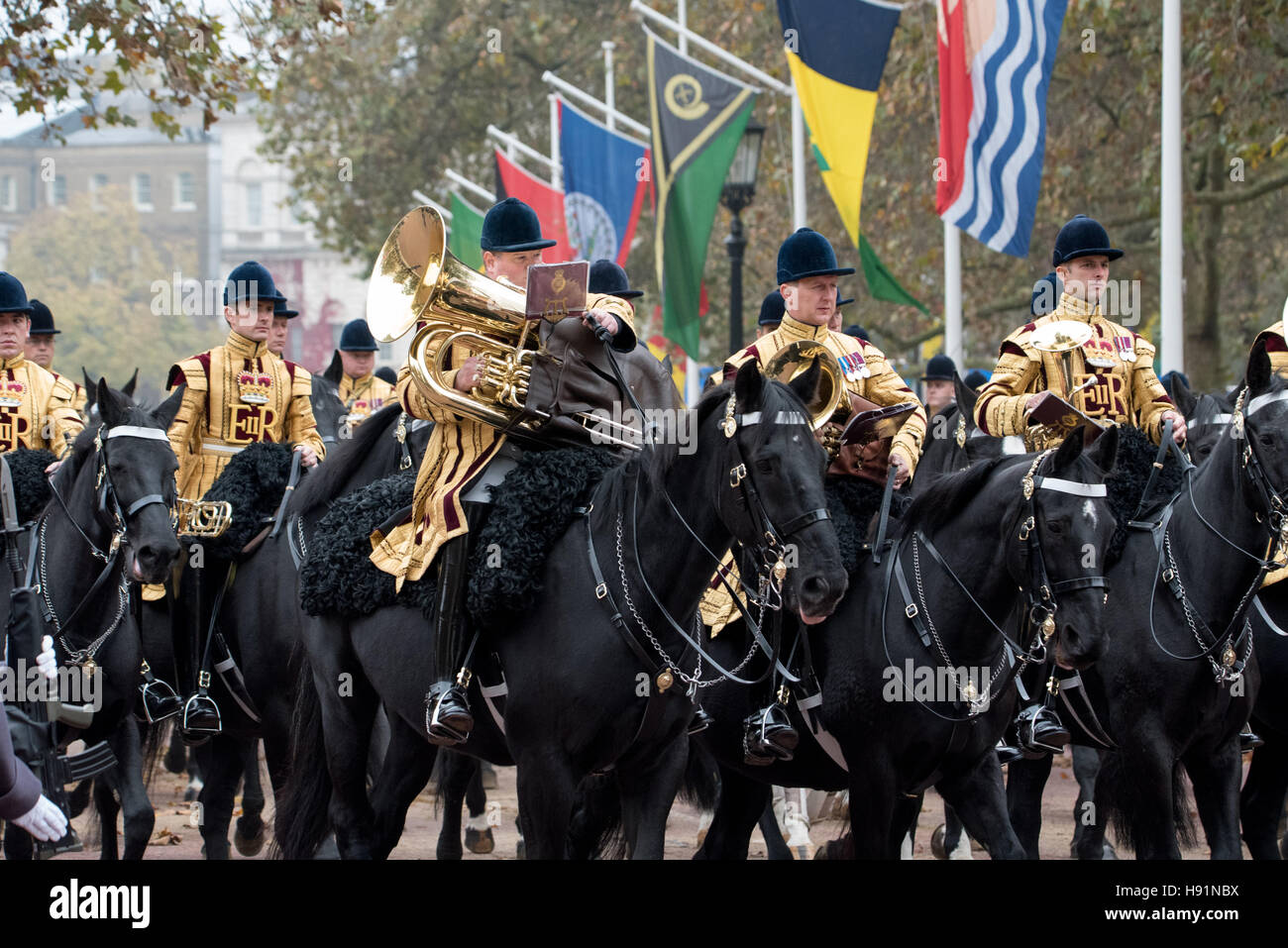 Domestico banda di cavalleria su corteo cerimoniale, Londra Foto Stock