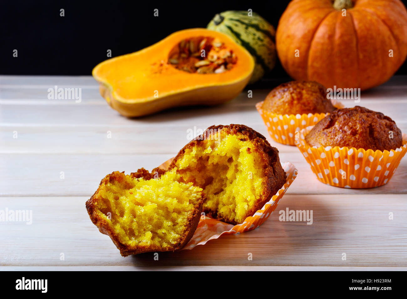 Speziato sani la zucca muffin. Caduta stagionale cibo vegetale. Ringraziamento dolci fatti in casa la pasticceria. Foto Stock