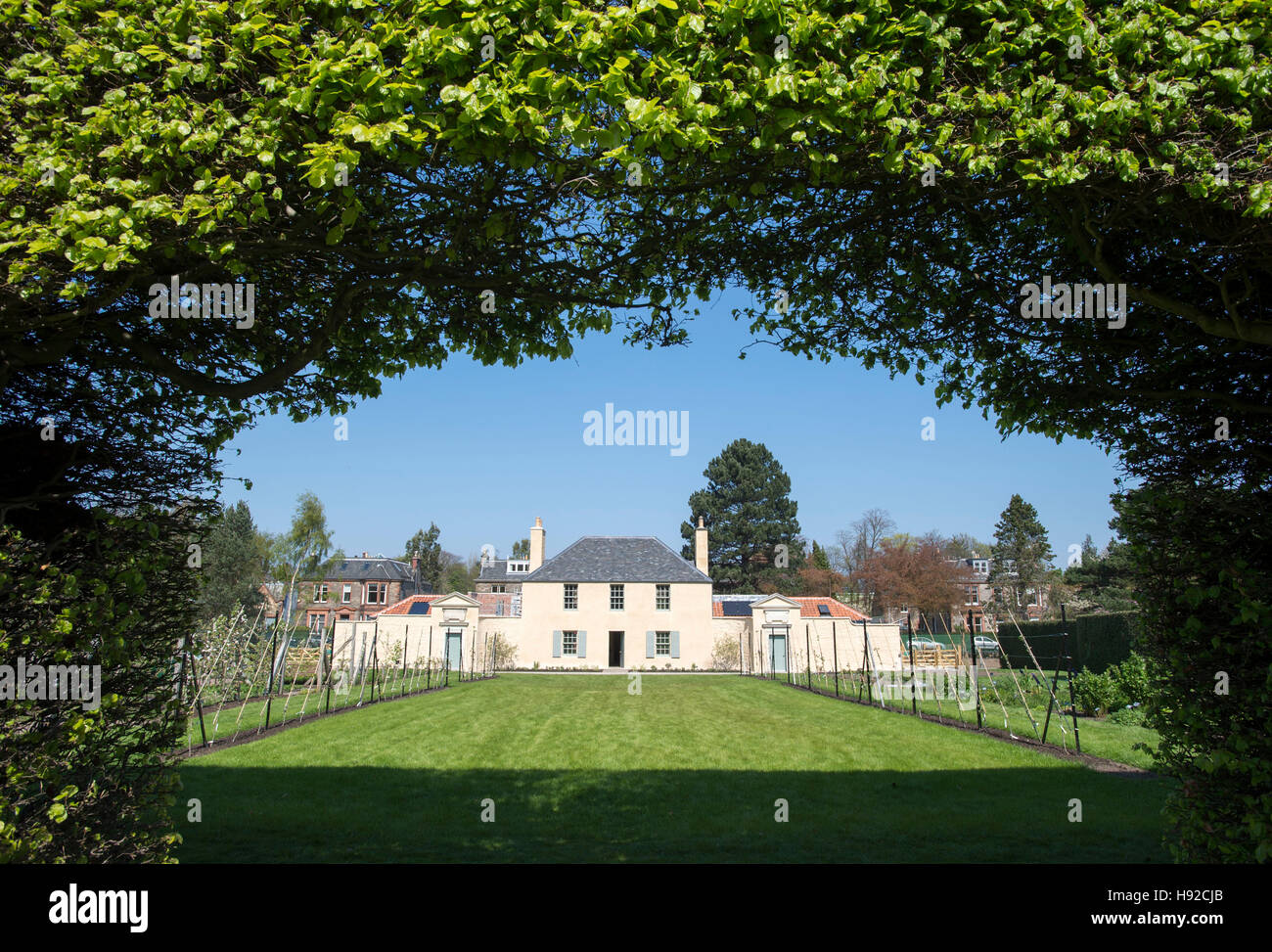 Il recentemente ristrutturato cottage in stile Georgiano all'interno dei terreni del Royal Botanic Gardens, Edimburgo. Foto Stock