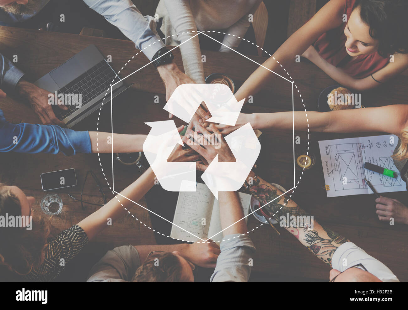 Riciclare la soluzione biodegradabili Empower concetto grafico Foto Stock