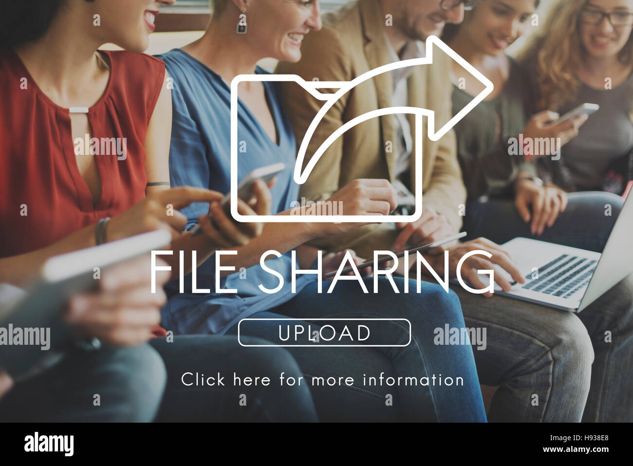 Il trasferimento dei dati Exchange sincronizzazione condivisione concetto di caricamento Foto Stock