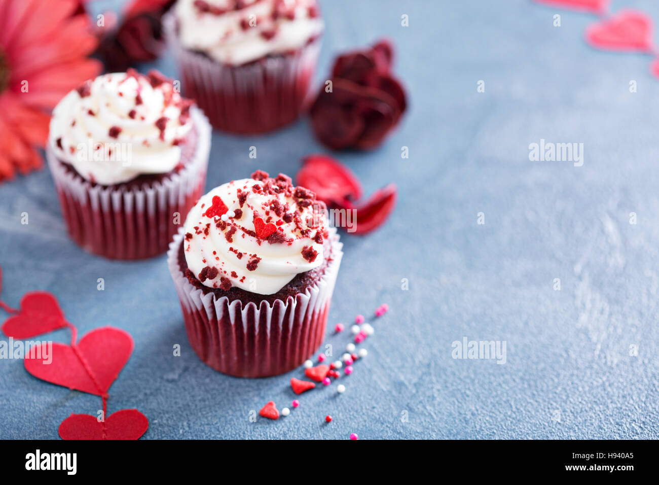 Velluto rosso tortine per il giorno di San Valentino Foto Stock