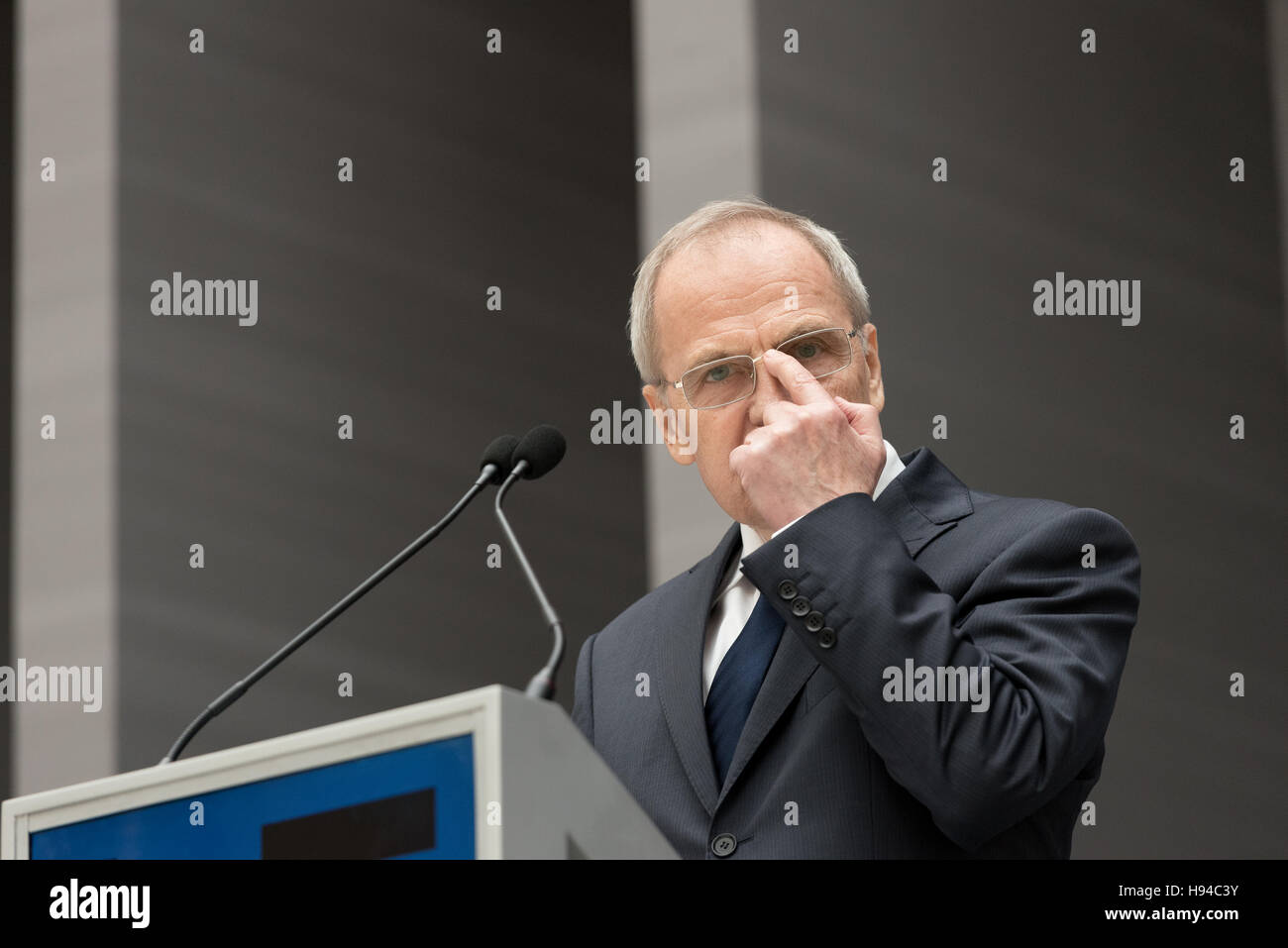 Saint Petersburg, Russia - 28 maggio 2015. Quinto San Pietroburgo giuridica internazionale di Forum. Il presidente della Corte Costituzionale Valery Zorkin durante il Foto Stock