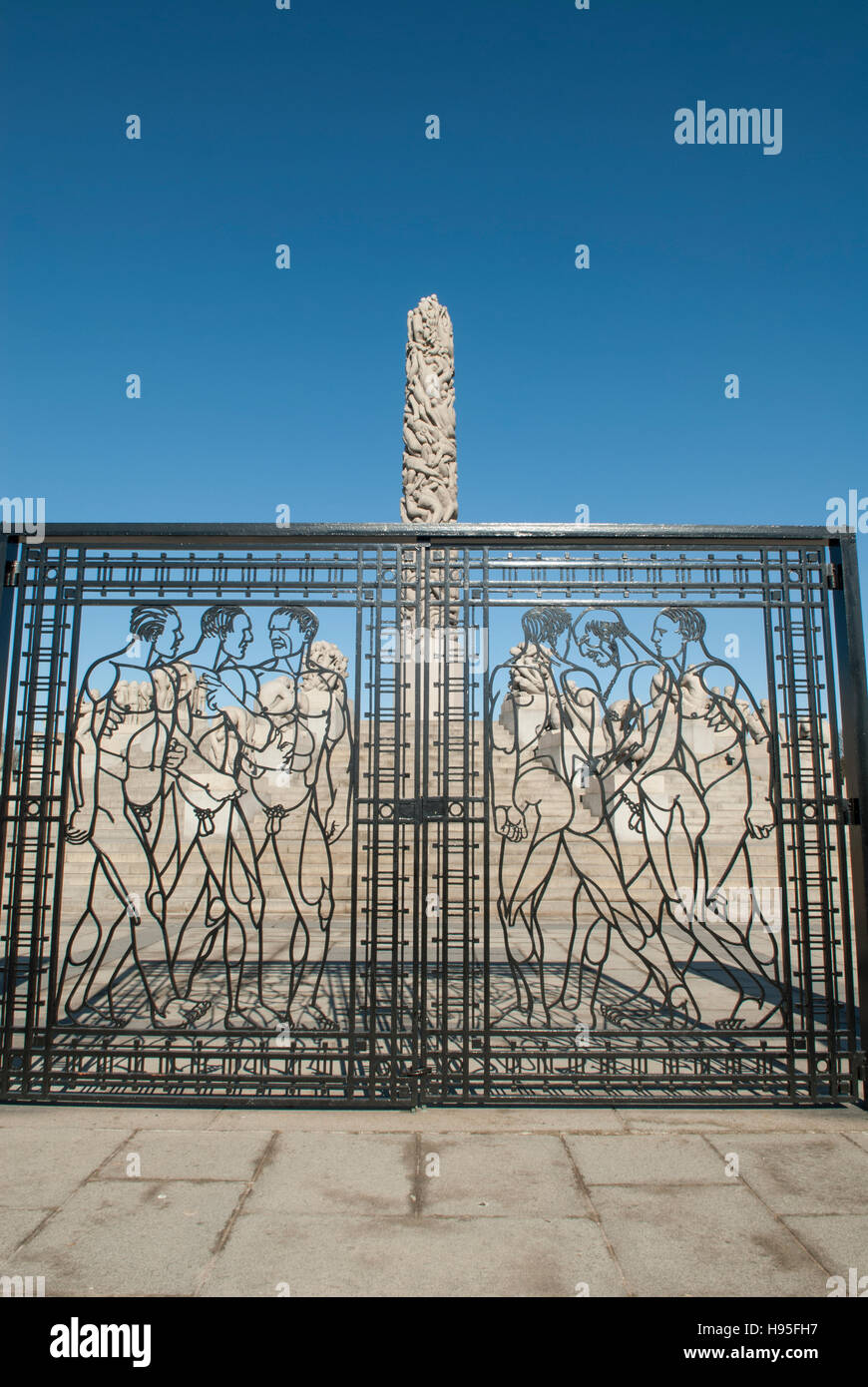 Il monolito dal gate del Parco Frogner Oslo Norvegia Europa Foto Stock