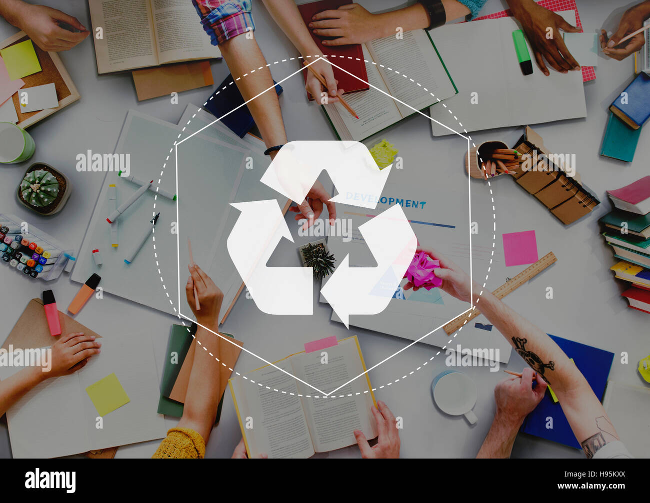 Riciclare la soluzione biodegradabili Empower concetto grafico Foto Stock