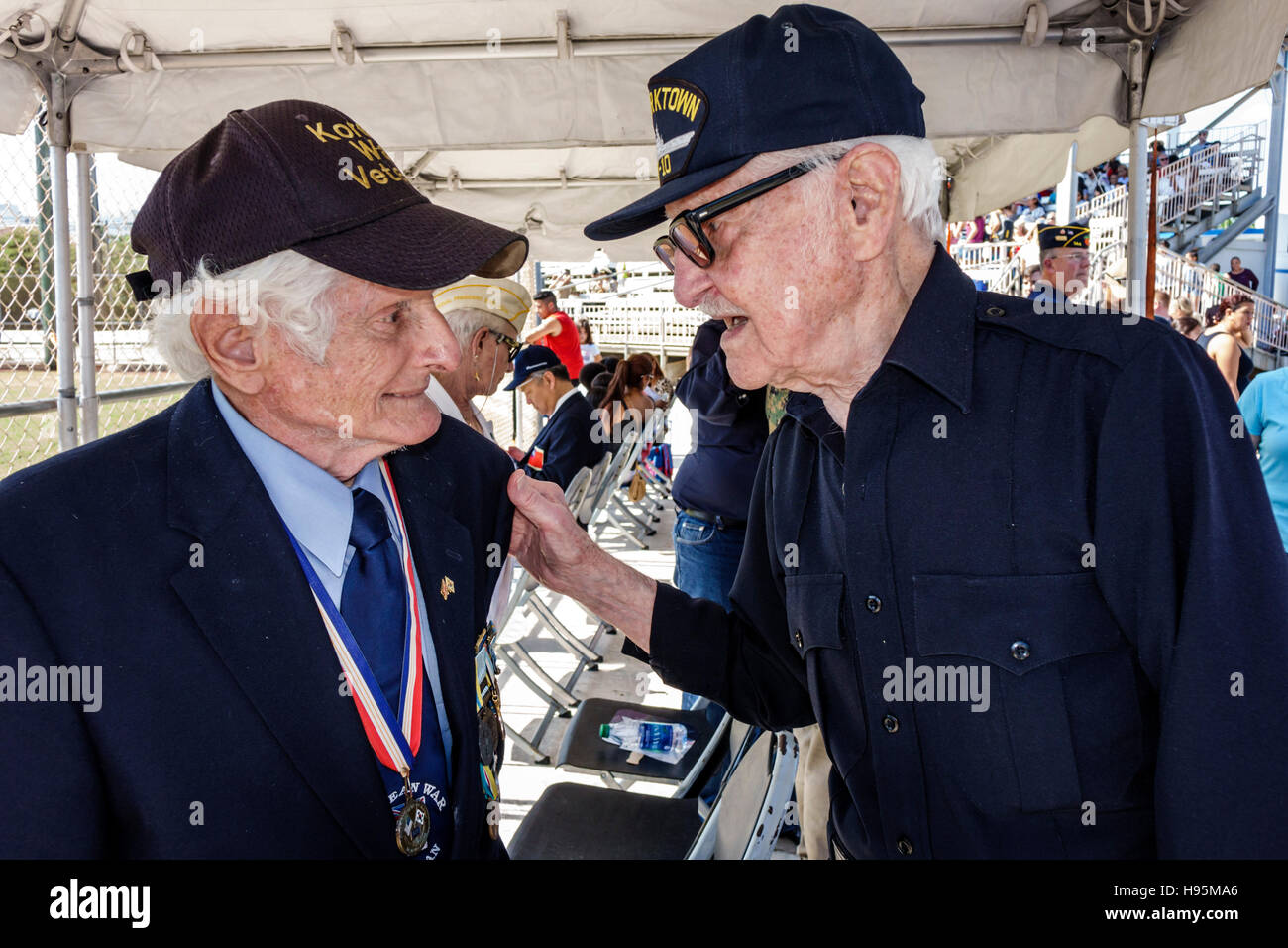 Miami Beach Florida, Veterans Day, attività di celebrazione, veterano di guerra coreano, anziani anziani anziani cittadini pensionati pensionati anziani pensionati, fr Foto Stock