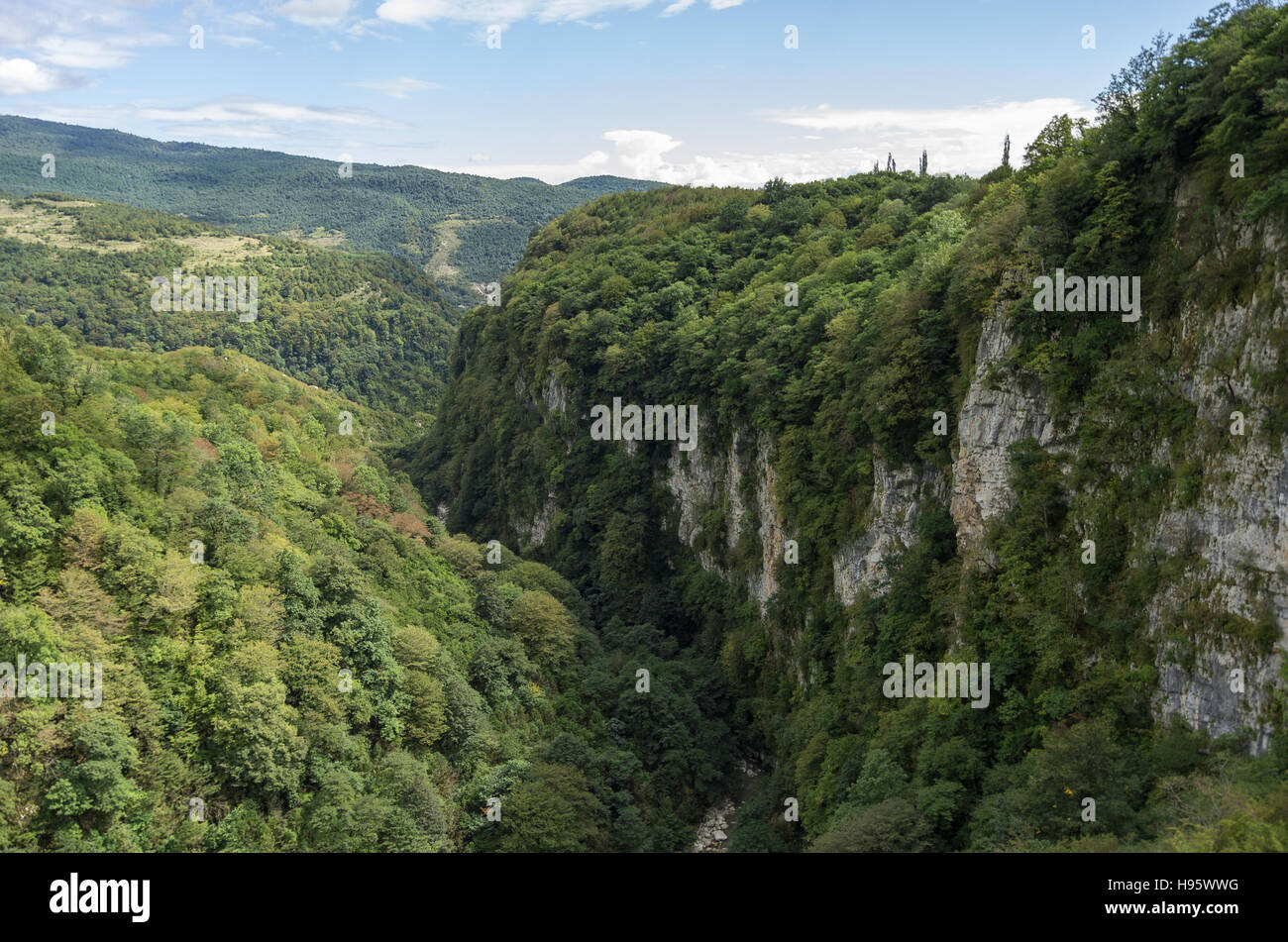 Vista dal punto di vista su Okatse Canyon vicino a Kutaisi, Georgia, Europa Foto Stock