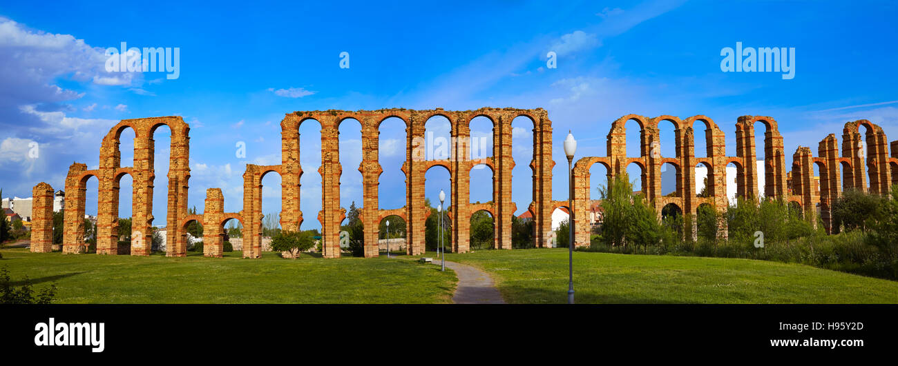 Acueducto Los Milagros in Merida Badajoz acquedotto in Estremadura di Spagna Foto Stock
