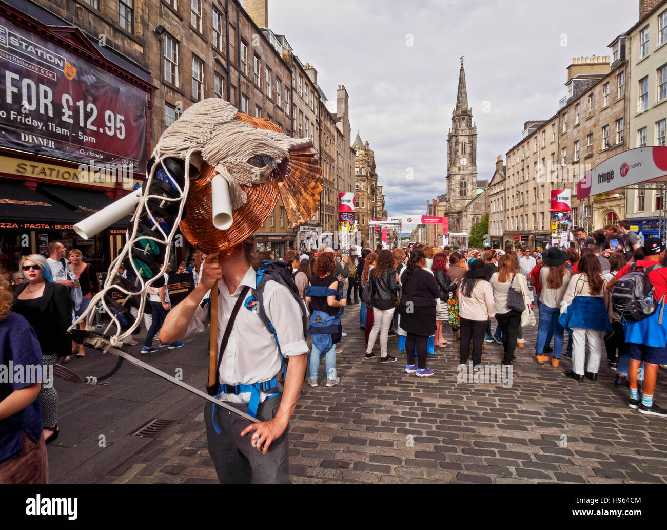 Regno Unito, Scozia, Lothian, Edimburgo, Città Vecchia, Fringe Festival sul Royal Mile. Foto Stock