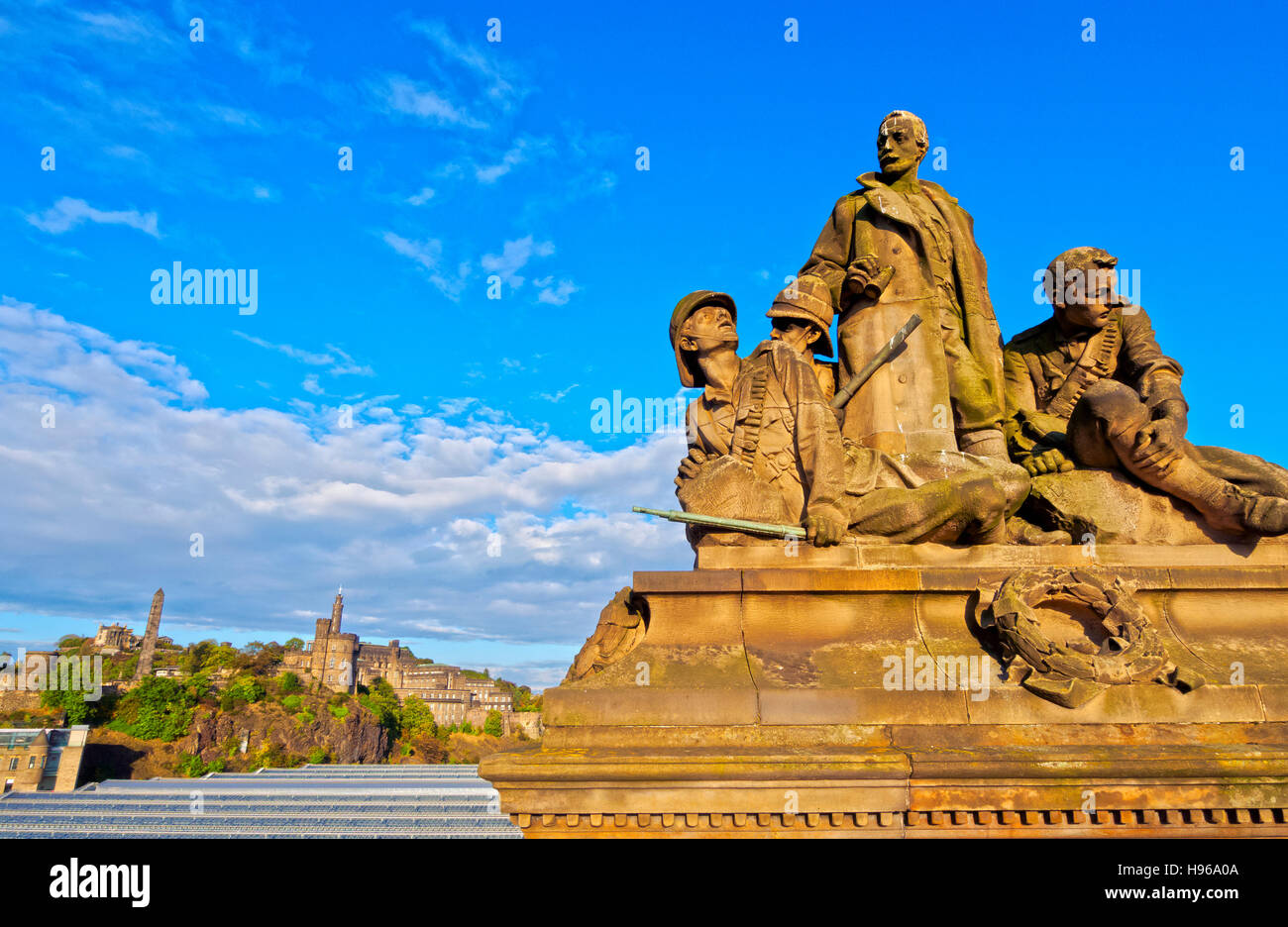 Regno Unito, Scozia, Edimburgo, vista del North Bridge. Foto Stock