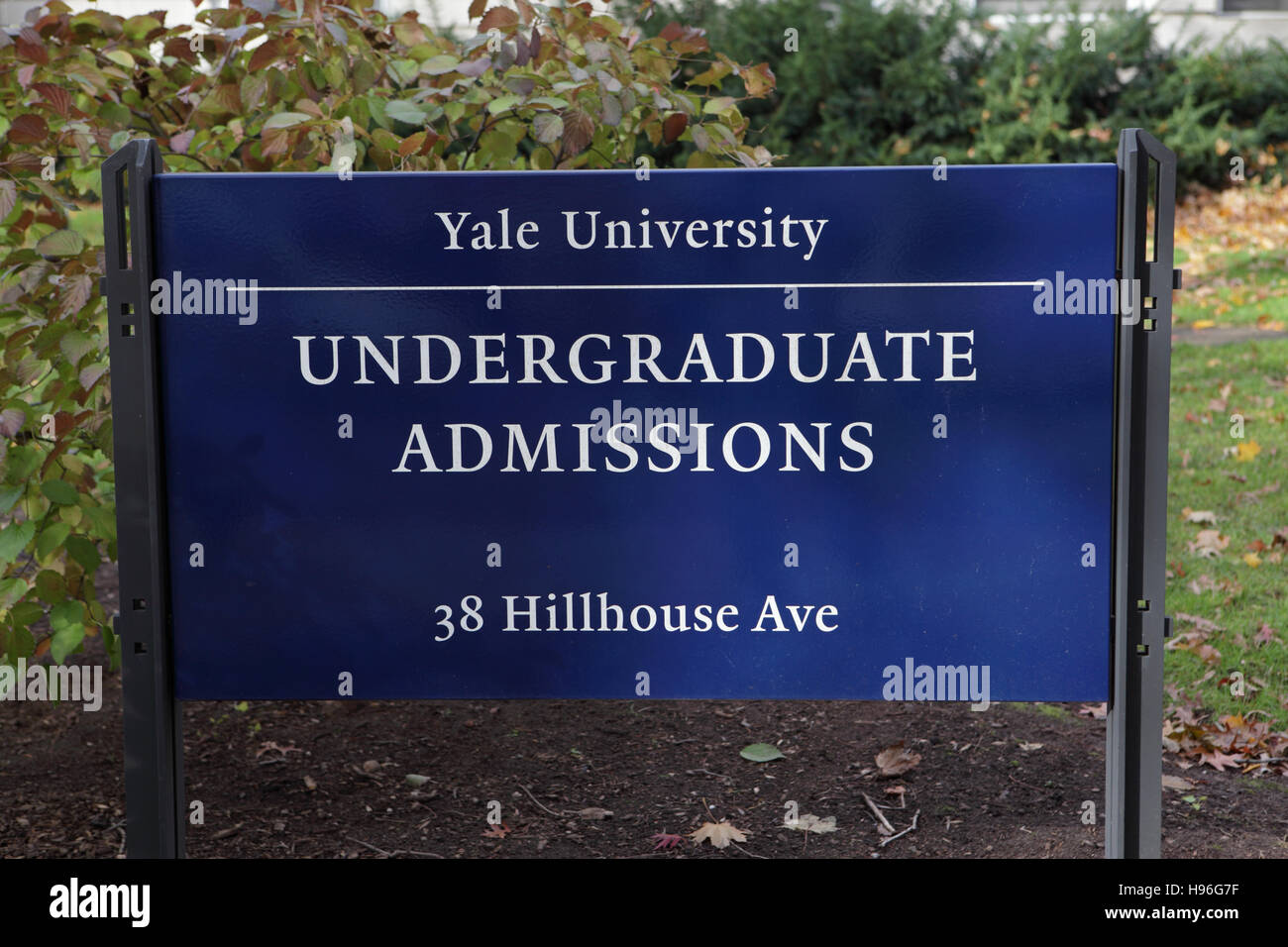 La Yale University Undergraduate Ufficio Ammissioni segno esterno 38 Hillhouse Avenue, Newhaven, Connecticut Foto Stock