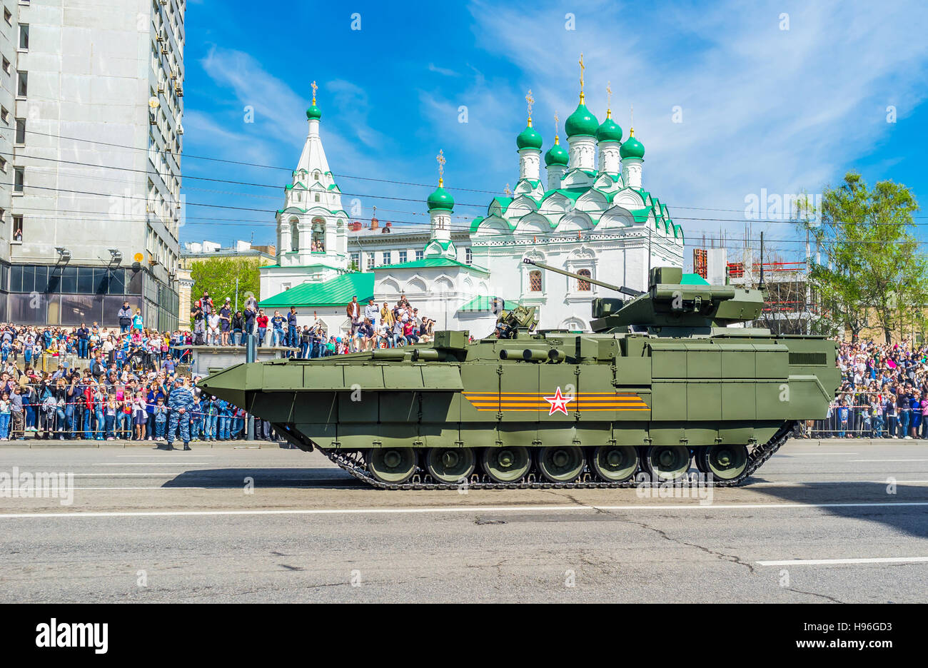 La fanteria di pesanti combattimenti veicolo T-15 Armata vista per la prima volta in pubblico durante il settantesimo anniversario Parade Foto Stock