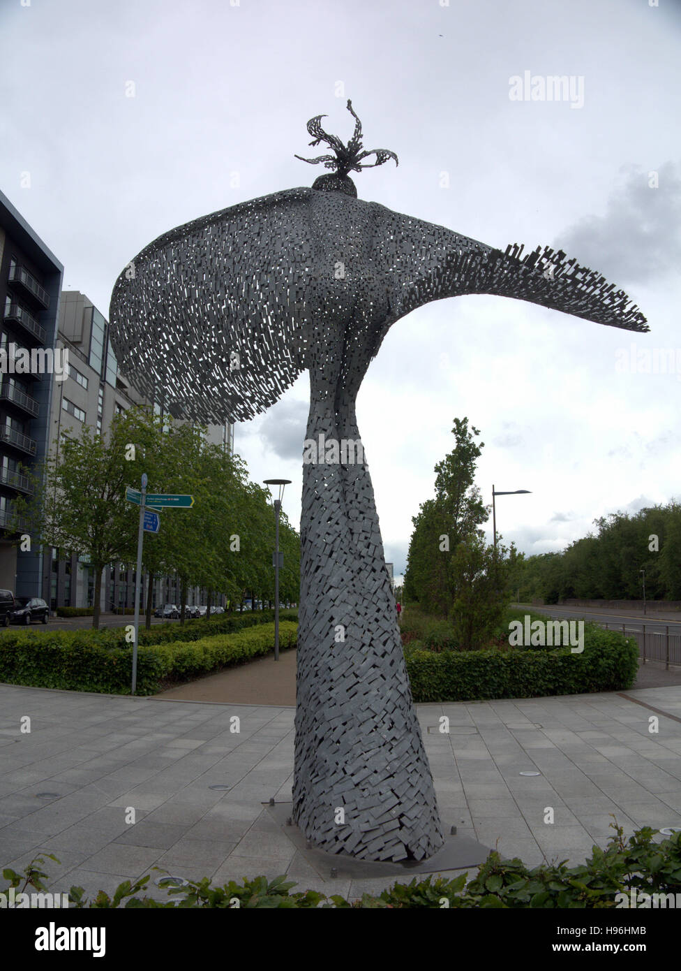 L'aumento scultura di Andy Scott al porto di Glasgow appartamenti, SCOZIA Foto Stock