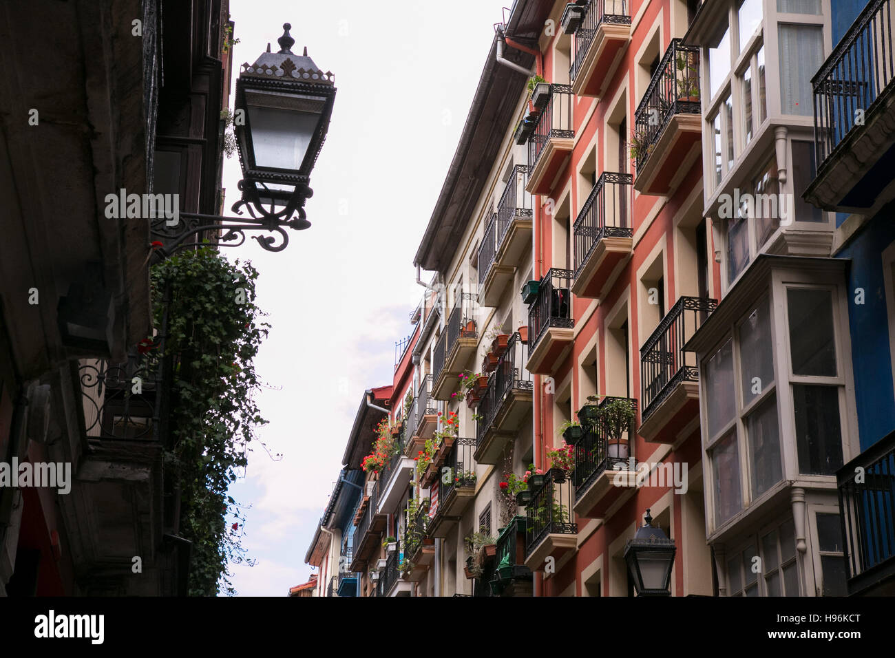 Edifici di appartamenti a Bilbao, Spagna. Foto Stock