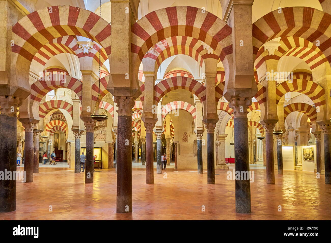 Interno della Mezquita (Moschea Cattedrale), Cordoba, Andalusia, Spagna Foto Stock