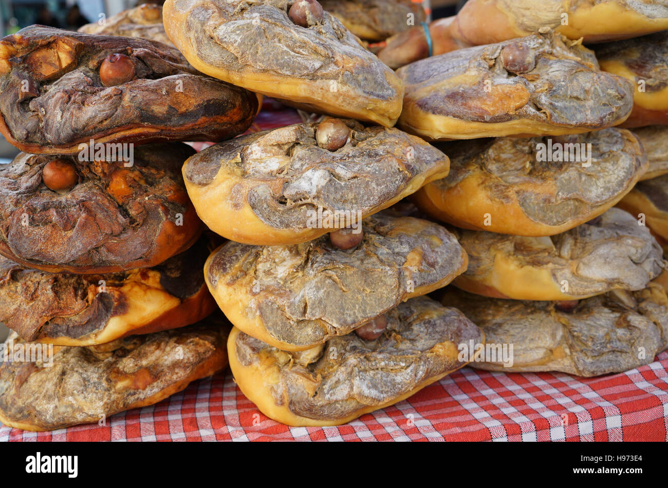 Tutta la gambe di carne di maiale Foto Stock