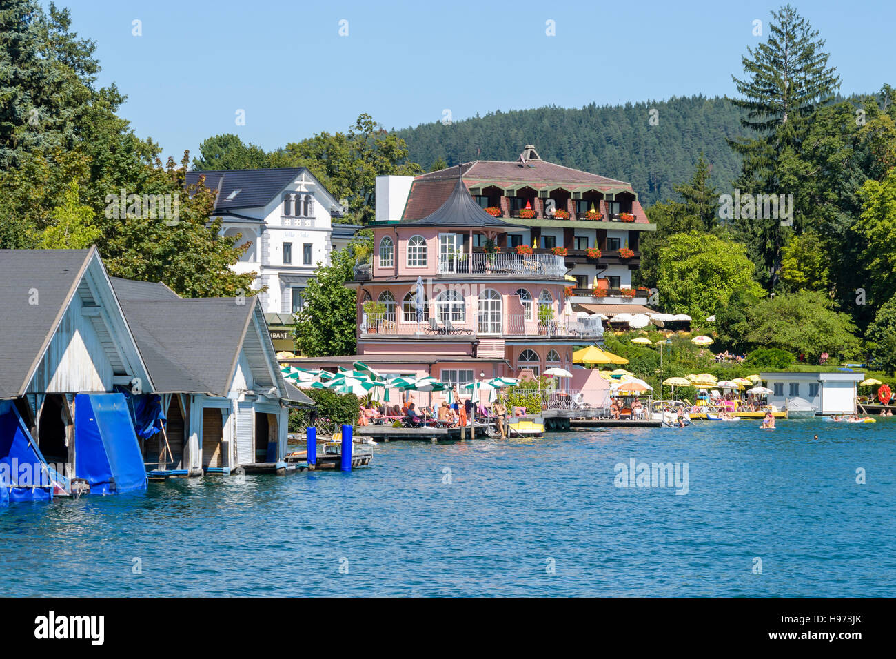 Summer Resort Portschach am Worthersee e Lake Worth (Worthersee) in Austria Foto Stock