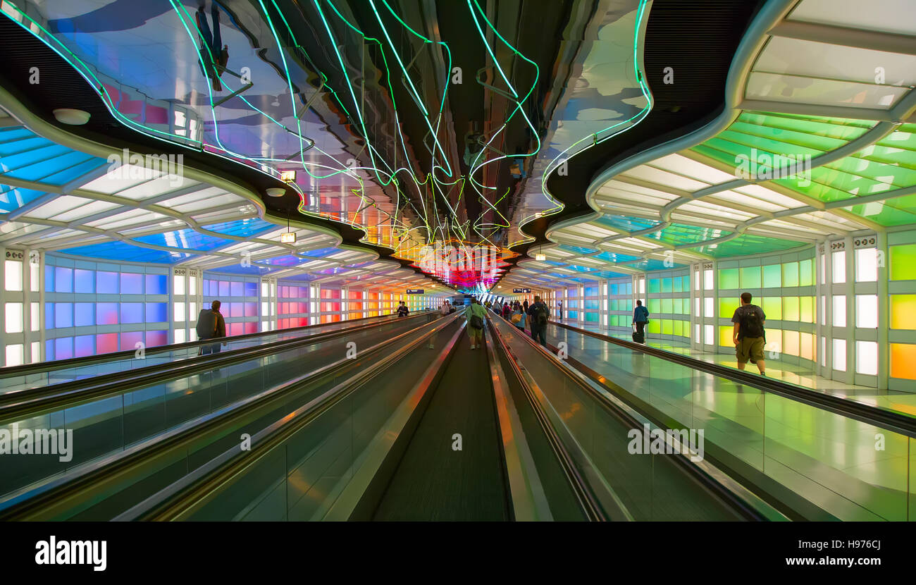 Chicago, IL, Stati Uniti d'America - 24 Settembre 2016: passaggio sotterraneo i morsetti di collegamento del Chicago O'Hare Airport Foto Stock