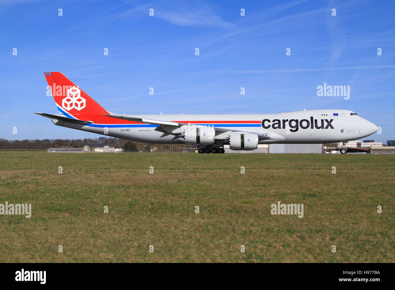 Lussemburgo Il Lussemburgo/Aprile 9, 2016: Boeing 748 da Cargolux tassare all aeroporto di Lussemburgo Foto Stock