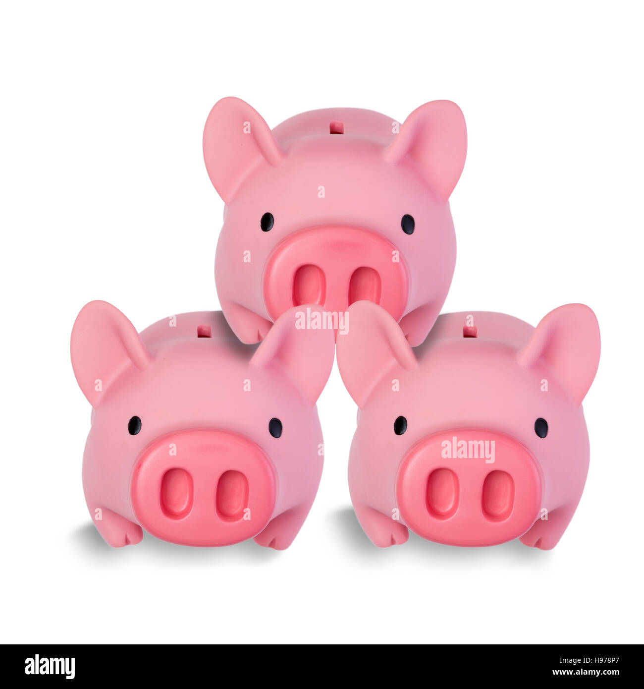 Vista anteriore su tre porcellino banche monete impilate le une sopra le altre su sfondo bianco con menu a discesa ombra Foto Stock