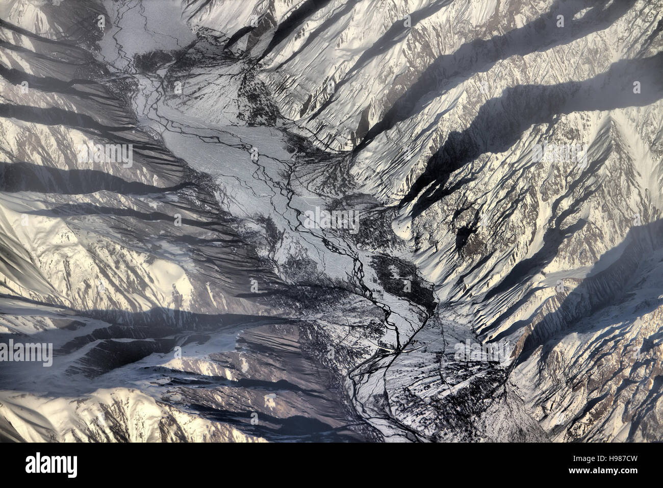 Speroni del Himalaya (prima dell Himalaya) nel mezzo della molla 1. Vista dall'altezza di volo degli uccelli Foto Stock