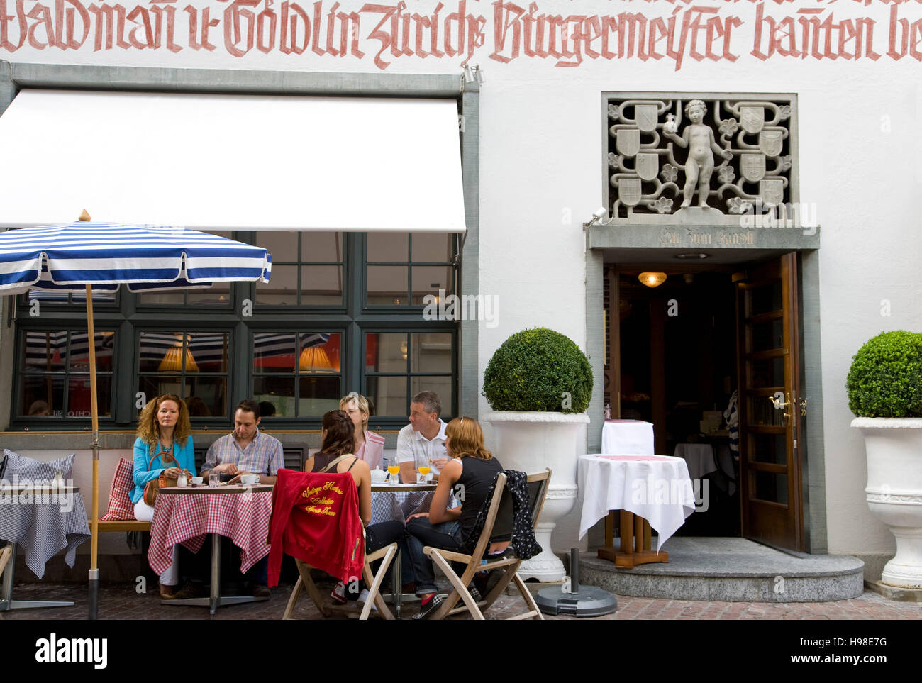 Hotel Ristorante Kindli su Rennweg lane, visitatori, Zurigo, Svizzera, Europa Foto Stock