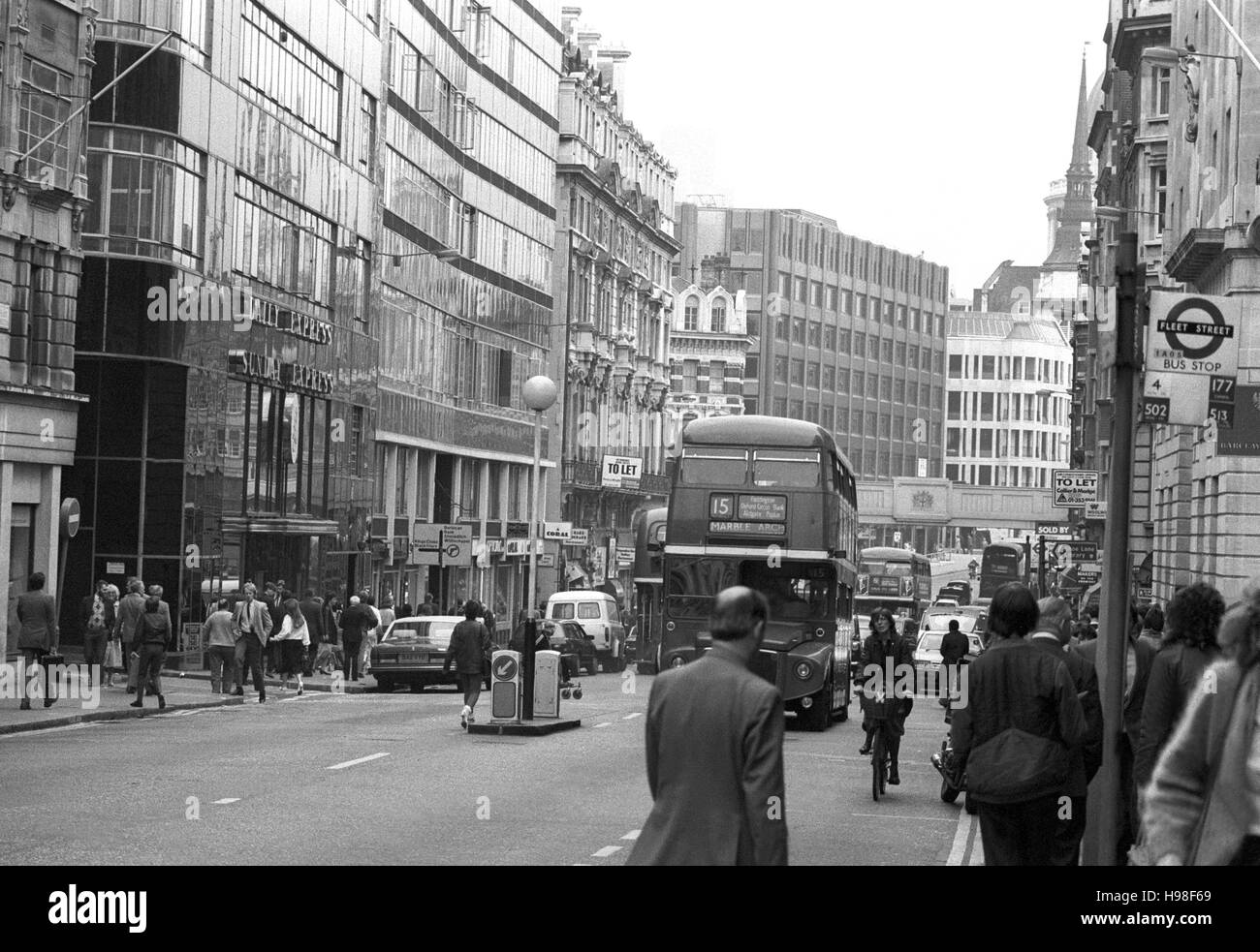 Londra Fleet Street ex strada mediana con tutti i principali editori di giornali Foto Stock