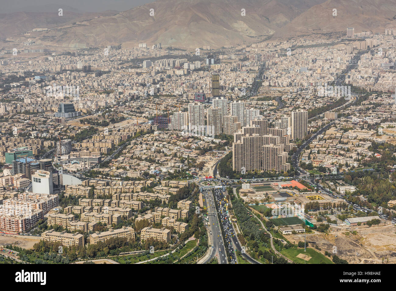 Vista di Tehran dalla torre Azadi - Iran Foto Stock